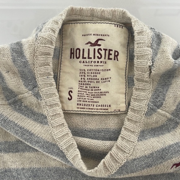 Hollister sweater 3/4 sleeve - Picture 4 of 6